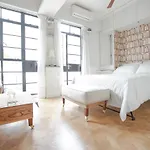 French - Style Cozy Suite In Poho